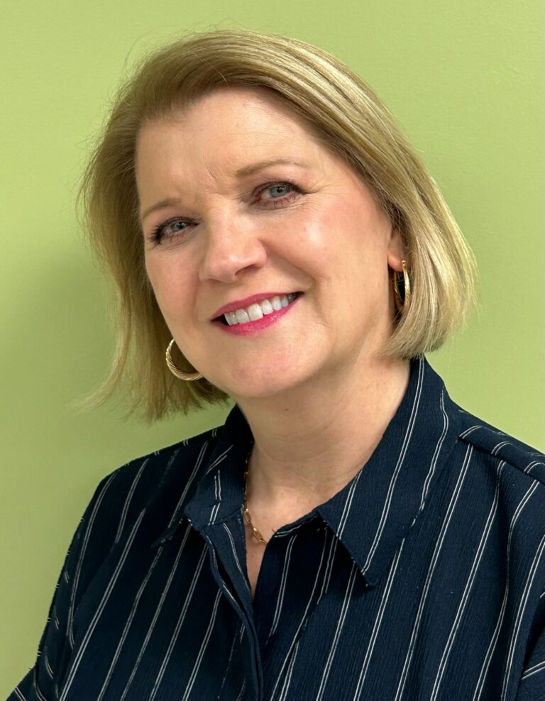 Denise Carl's headshot